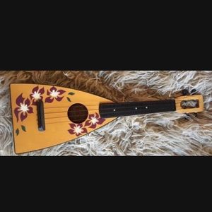 M10 Concert Fluke Ukulele Magic Fluke Co. w/Case floral detail